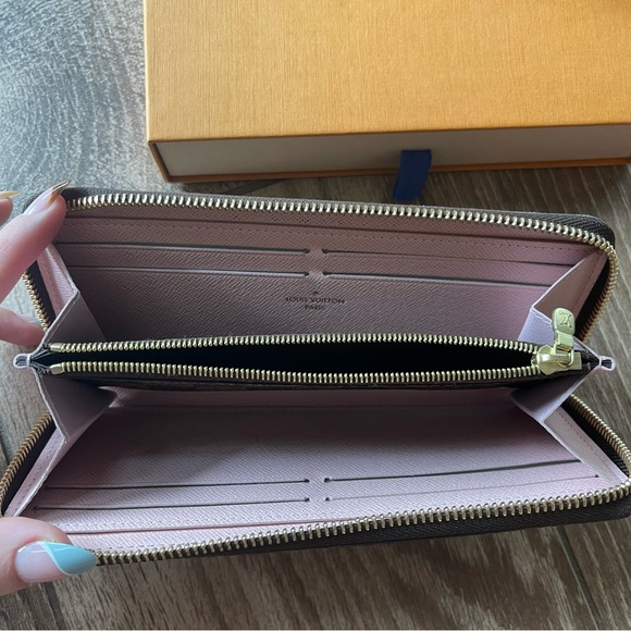 AUTHENTIC Louis Vuitton Clemence Wallet - Picture 6 of 9